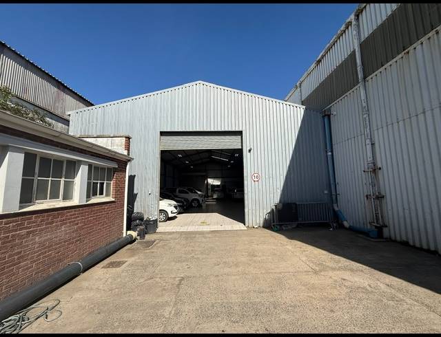 3,200M² WAREHOUSE FOR SALE IN EAST LONDON CENTRAL